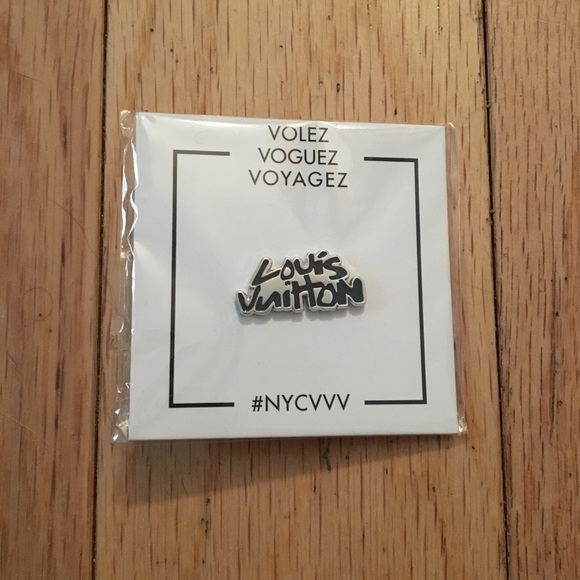 Accessories - Louis Vuitton Pin